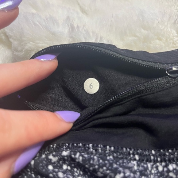 LULULEMON speed up peppered pattern shorts - Picture 4 of 4